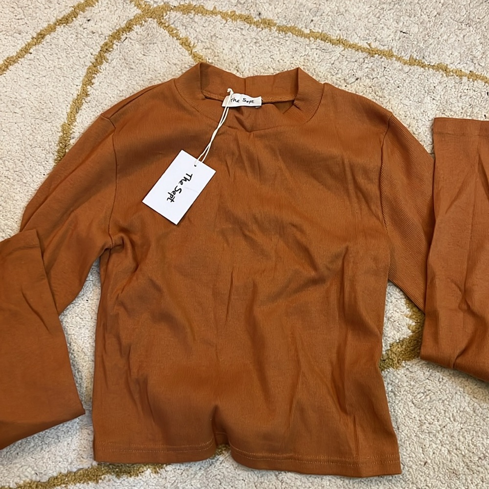The sept label cropped long sleeve NWT